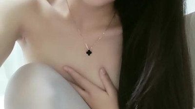 [동양야동] 비주얼 좋은 자매꽃 두 사람이 호텔에서 함께 투정을 부리며, 얼굴 전체를 백발로 유혹하고, 늑대 친구들과 장난을 치며, 젖을 비비고 클로즈업하여 늑대 친구들에게 보여주는 등 흥미진진함 [섹트야동,쇼츠야동,한국야동,딸퀸야동]