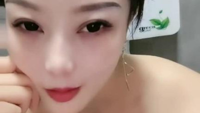 [동양야동] 운치 있는 성숙한 미소녀, 스타킹 하이힐과 얼굴을 드러낸 격정적인 라이브 방송 늑대 친구 자극, 우유 놀이, 새로 산 계란 고르기, 자위, 호들갑스러운 표정 넋 나가기 [섹트야동,쇼츠야동,한국야동,딸퀸야동]